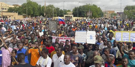 La Rivolta del Niger Delta: Una Spinta Contro la Dominanza Occidentale